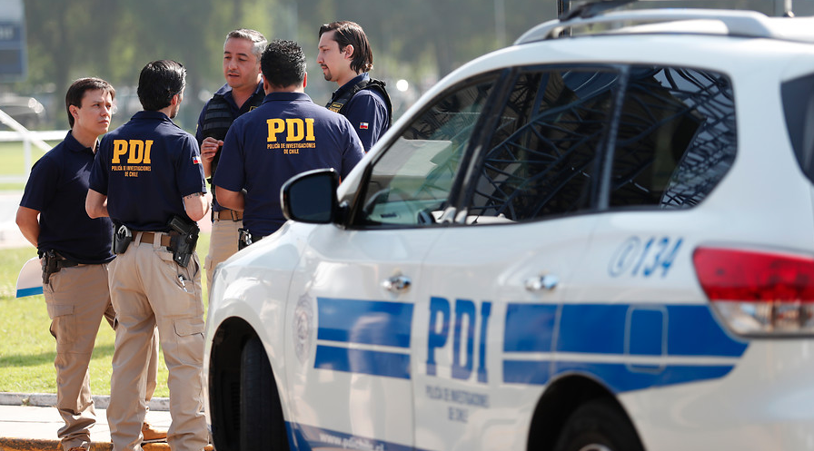 Detectives frustran asalto a tienda del centro de Santiago