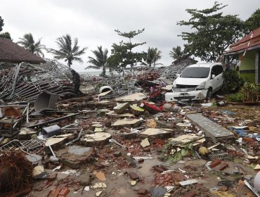 Indonesia: Cifra de fallecidos por tsunami tras erupción volcánica continúa al alza