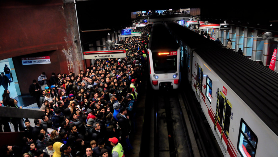 Metro de Santiago restablece en su totalidad servicio en la Línea 1