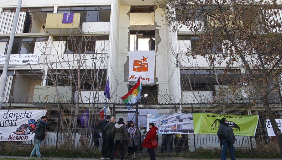 25 familias mantienen tomado el block 73 de la Villa Olímpica en Ñuñoa