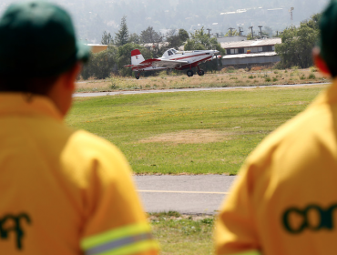 Conaf apuesta a helicópteros y aeronaves menores para combatir incendios forestales