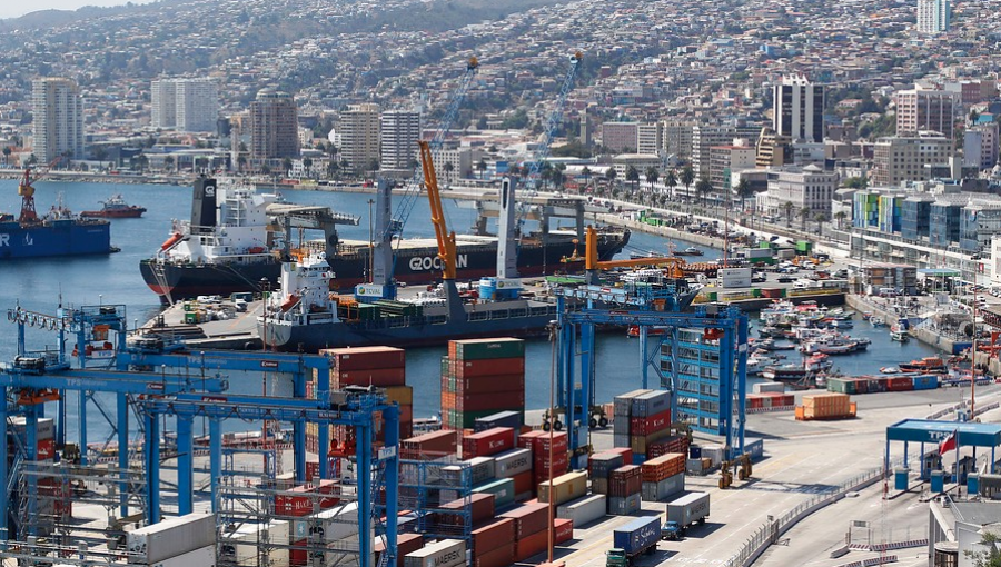 Aduanas: Comercio exterior de Chile aumentó 15% respecto a 2017