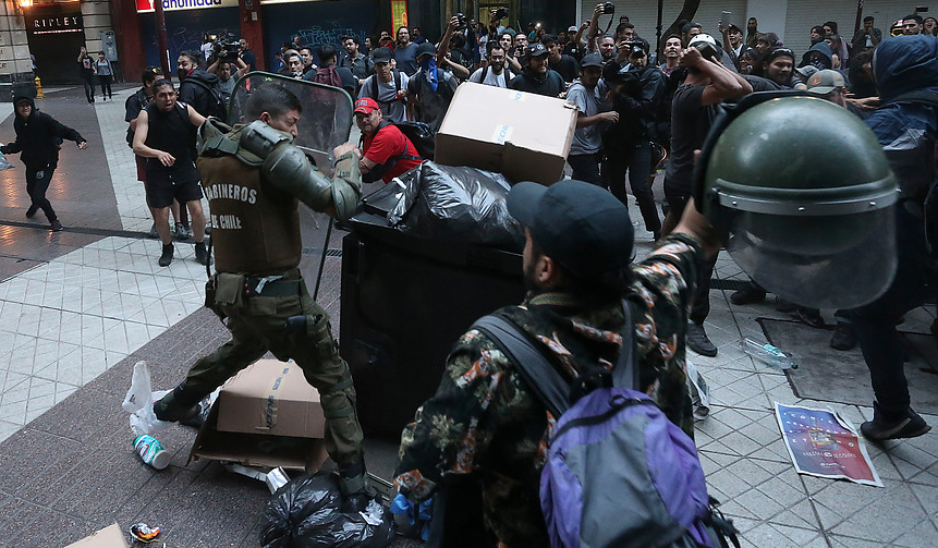 INDH repudió ataque a carabineros: "La violencia no tiene lugar en una sociedad democrática"