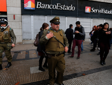 Carabineros sorprende in fraganti a tres asaltantes de banco en Independencia