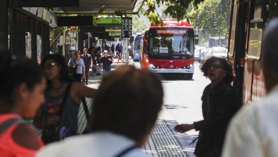 Buses eléctricos comenzaron su recorrido más largo por Santiago: 60 kilómetros