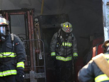 Incendio en Mulchén deja dos lesionados al menos seis viviendas con daños