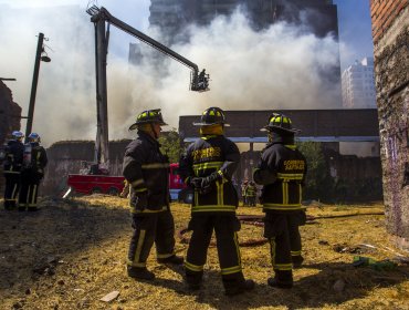 Un cité de inmigrantes fue destruido por el fuego en Santiago centro