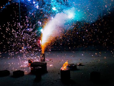 Ministerio del Medio Ambiente advirtió sobre peligros de usar fuegos artificiales