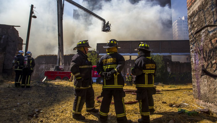 Un cité de inmigrantes fue destruido por el fuego en Santiago centro