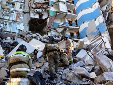 Explosión en edificio de Rusia dejó cuatro muertos y más de 70 desaparecidos