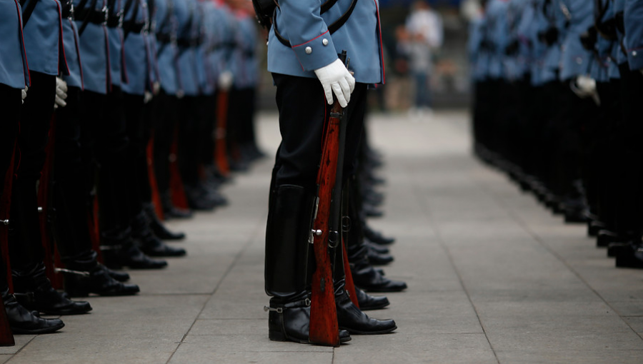 Carabineros detuvo a funcionario del Ejército que golpeó en plena vía pública a su pareja