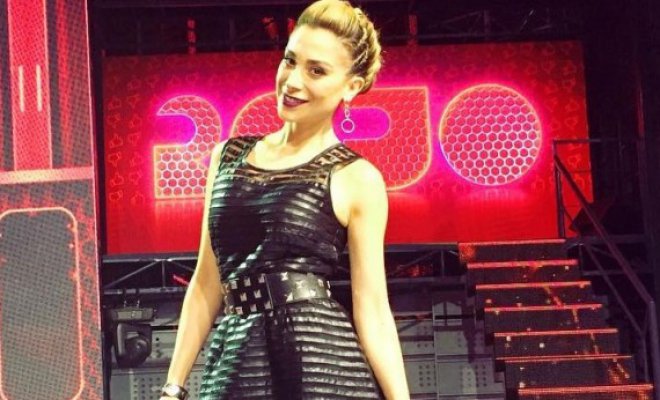 Yamna Lobos sorprende en "Rojo" con radical cambio de look
