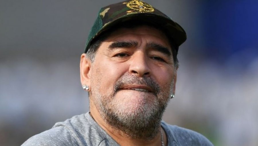 Diego Maradona fue internado de urgencia en clínica de Buenos Aires