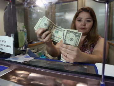 Dólar se desplomó más de $13 ante alza del cobre