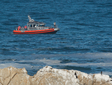 Arica: Armada sorprendió a barco peruano pescando en mar chileno