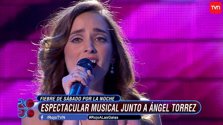 Francisca Walker sorprende en "Rojo" con su faceta como cantante