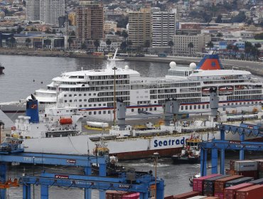 MS Europa marca el reinició de las atenciones a cruceros en puerto de Valparaíso