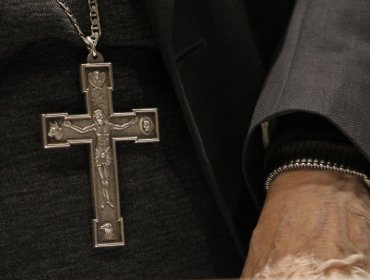 Papa aceptó renuncia al sacerdocio de excapellán investigado por abuso sexual