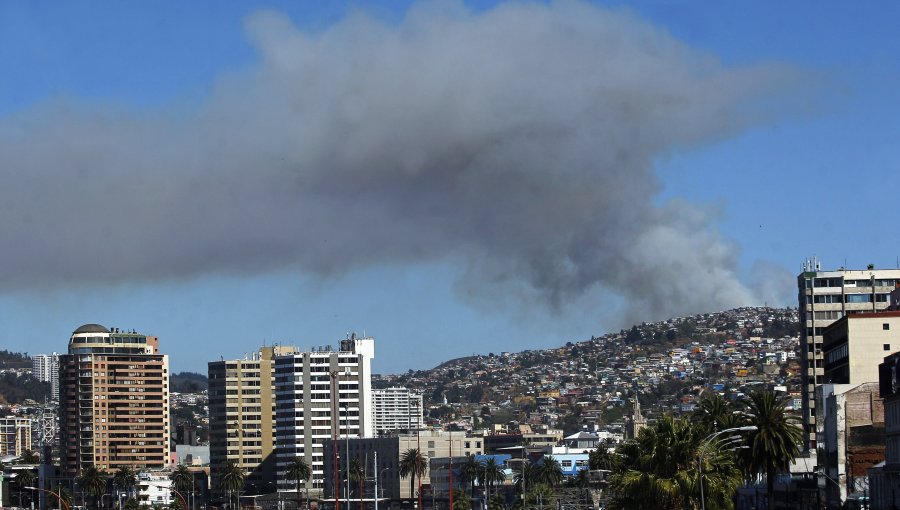 Bomberos de Valparaíso denuncia que jóvenes iniciaron Incendio de Curauma