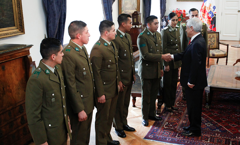 Presidente Piñera recibió a carabineros agredidos durante marcha en el paseo Ahumada