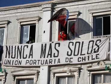 Continúan manifestaciones ante política de "listas negras" en el puerto de Valparaíso