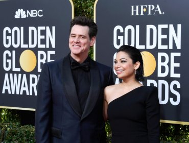 Jim Carrey deslumbra en los Globos de Oro junto a nueva pareja