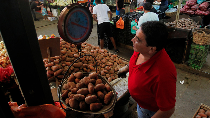 Caídas en los precios de papas y tomates llevaron el IPC de diciembre a -0,1%