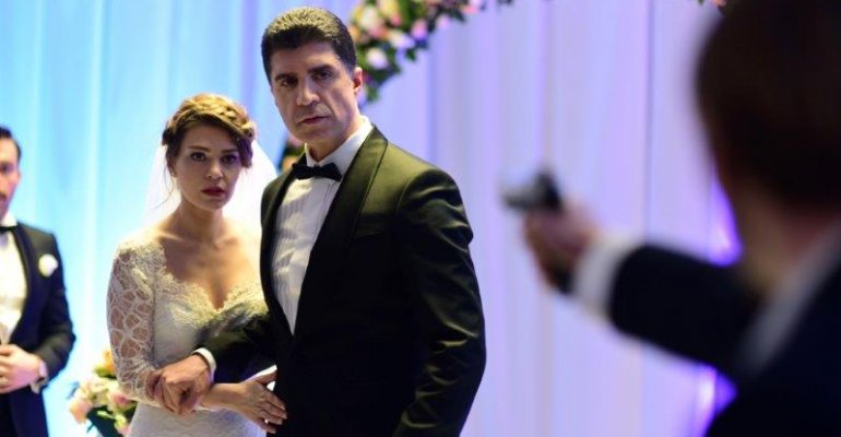 Luego de dos meses al aire, Chilevisión saca de su programación la teleserie "Amor Eterno"