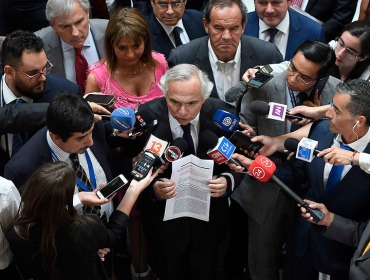Desde el ojo del huracán, Chadwick descartó presentarle su renuncia al Presidente
