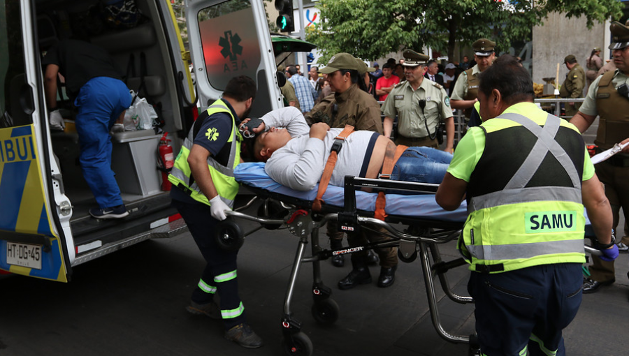 Tras confuso incidente, hombre resultó baleado a metros de La Moneda