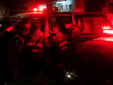 Violento portonazo en Santiago: Delincuentes balearon a conductor y golpearon a su acompañante