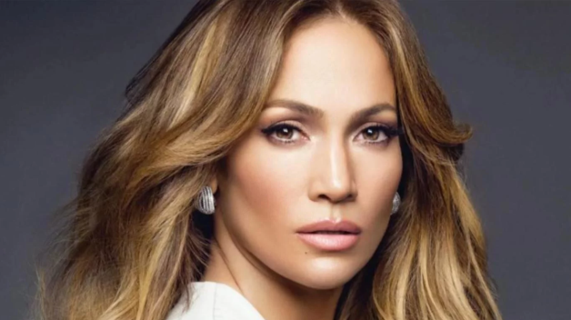 Con impactantes fotografías en traje de baño, Jennifer López critica duramente el machismo en Hollywood