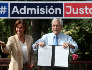 Piñera firmó proyecto de Ley Admisión Justa y criticó iniciativa del Gobierno de Bachelet