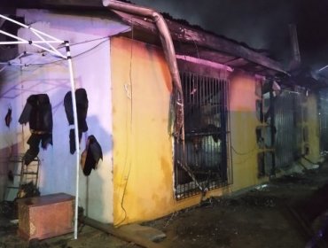 Mujer muere calcinada en devastador incendio en Quilpué