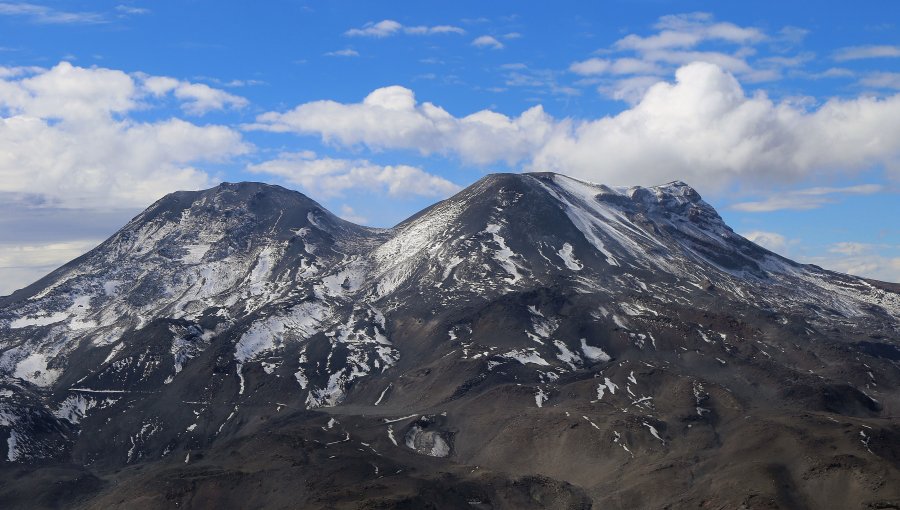 Tras nueva explosión, se mantiene alerta amarilla en el Nevados de Chillán