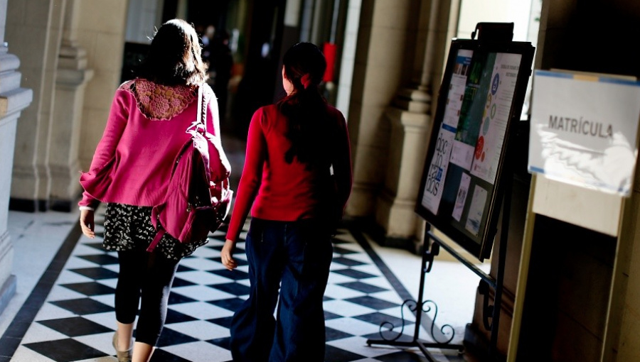 Jóvenes de Aysén y O'Higgins son los que más emigran para estudiar en la universidad