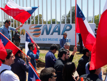 Trabajadores de ENAP protestaron por despidos masivos y anunciaron eventual paro nacional