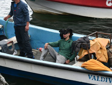 Pescadores de Valdivia denuncian a Carabineros de disparar balines de goma a sus rostros