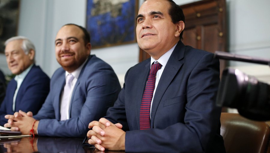 Radicales tildan de "infantilismo político" actitud del Frente Amplio hacia la DC