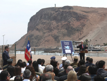 Presidente Piñera entrega beneficios a víctimas de minas antipersonales en Arica