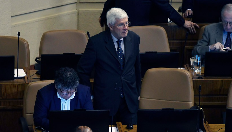 Diputado González culpó a "algunos senadores" de querer postergar elección de gobernadores regionales