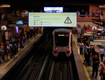 U. de Chile pide reunión a Metro para renombrar estación como "Eloísa Díaz"