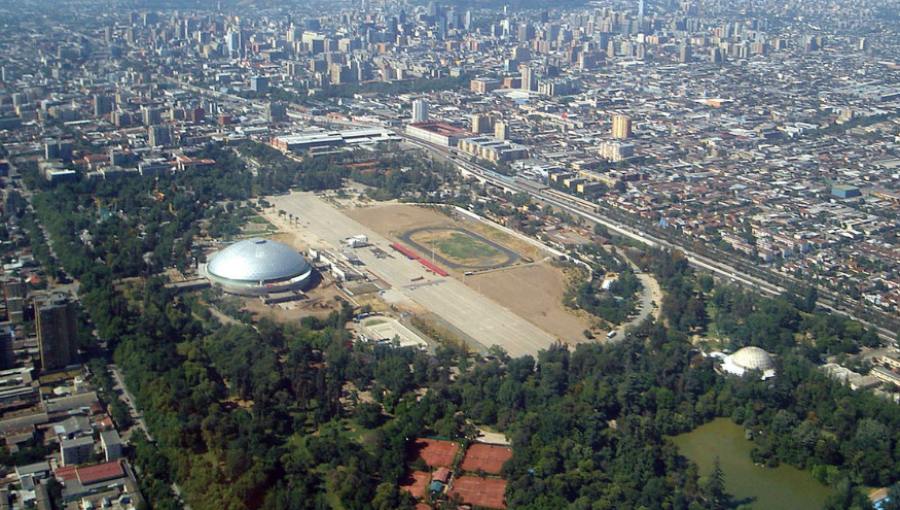 Estrenan nuevo alumbrado público led en calles cercanas al parque O'Higgins