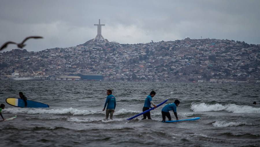 Gobierno compromete plan para normalizar la temporada estival en Coquimbo tras sismo