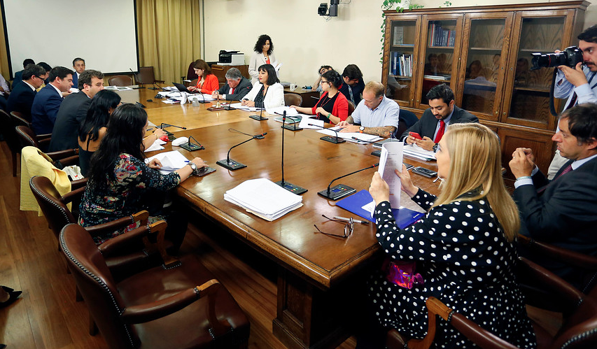 Comisión despachó reforma que establece la adopción homoparental