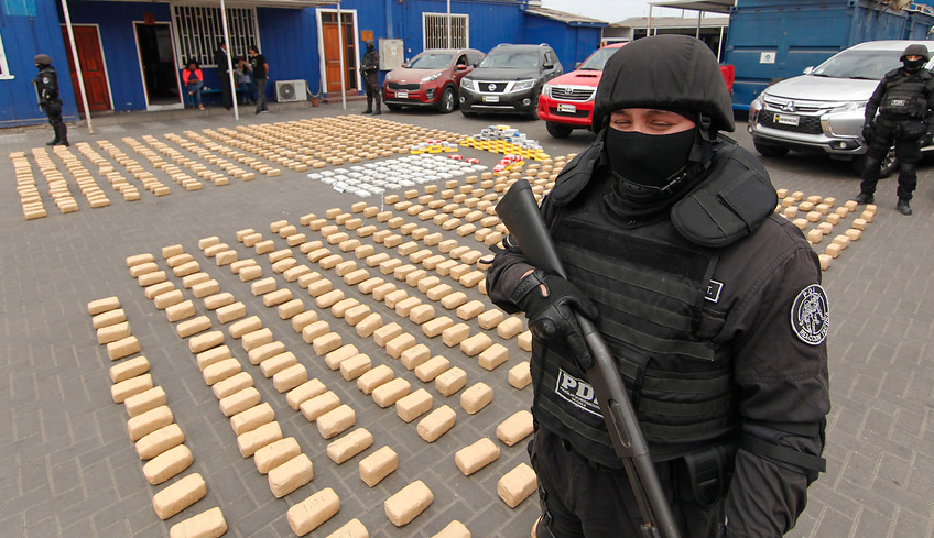 Detienen a narcotraficantes con 200 kilos de cocaína: su destino era Santiago