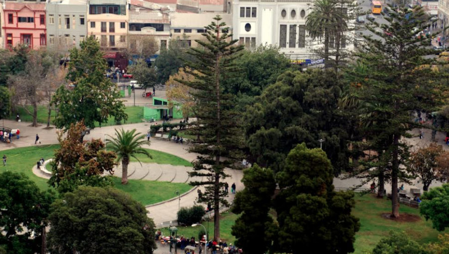 Municipio de Valparaíso le raya la cancha a empresa que ejecuta obras en plaza O'Higgins