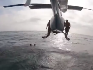 Con helicóptero de la Armada logran rescatar a dos niñas que se ahogaban en playa de Cartagena