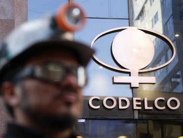 Trabajadores bloquean accesos a División Gabriela Mistral de Codelco