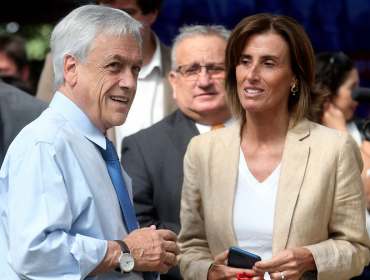 Funcionarios del Mineduc llaman a Piñera a "rectificar el rumbo que le está dando a la educación"